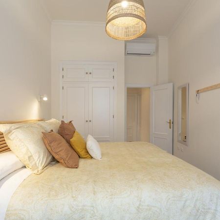 Puerta De Larios: Central Three-Bedroom Apartment With Balconies And Patio Málaga Dış mekan fotoğraf