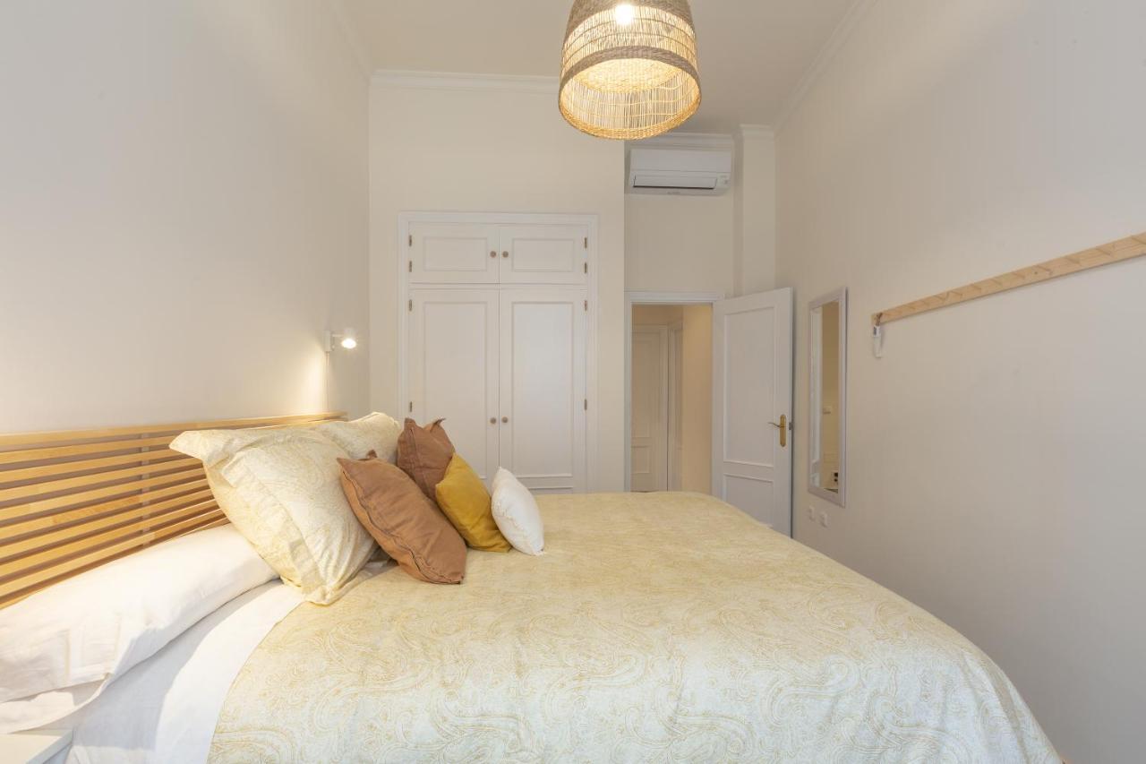 Puerta De Larios: Central Three-Bedroom Apartment With Balconies And Patio Málaga Dış mekan fotoğraf