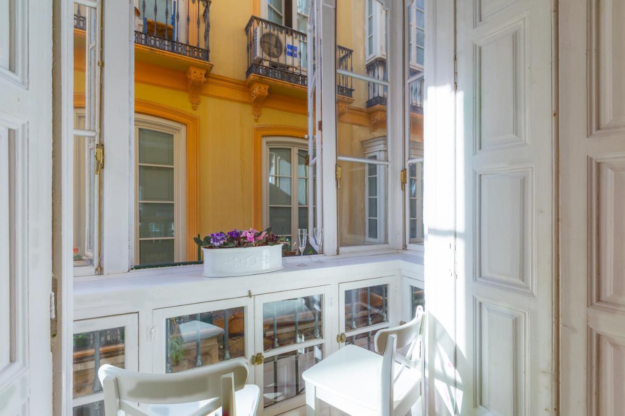 Puerta De Larios: Central Three-Bedroom Apartment With Balconies And Patio Málaga Dış mekan fotoğraf