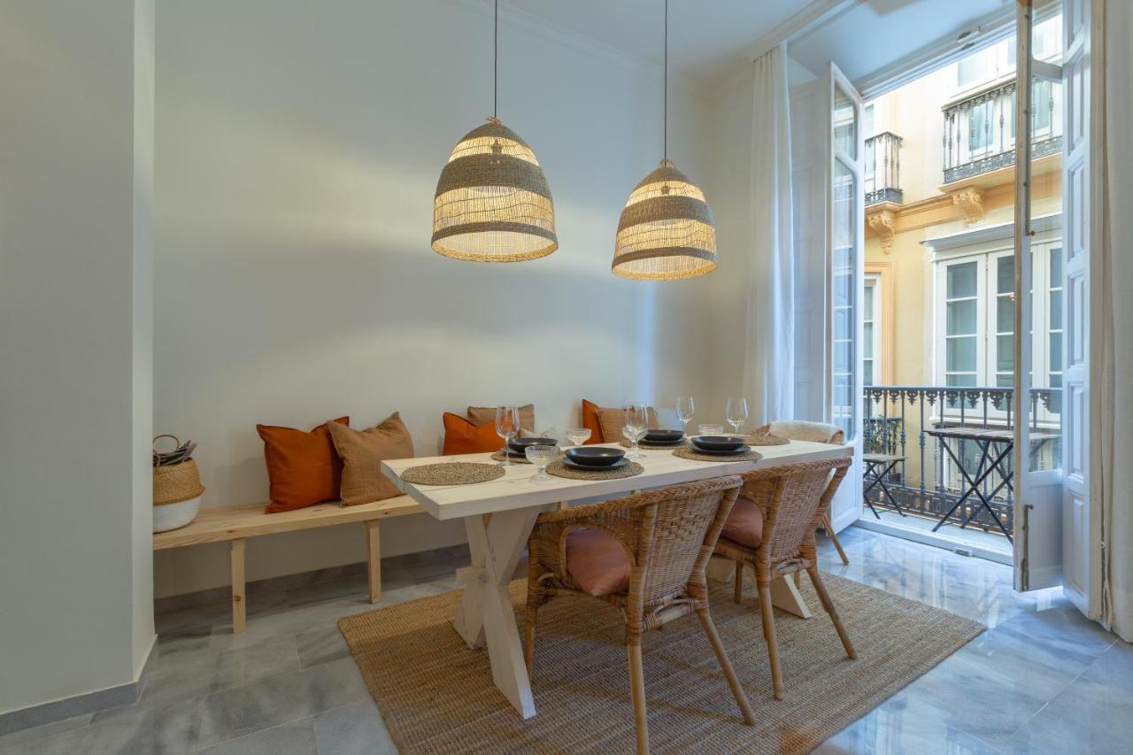 Puerta De Larios: Central Three-Bedroom Apartment With Balconies And Patio Málaga Dış mekan fotoğraf