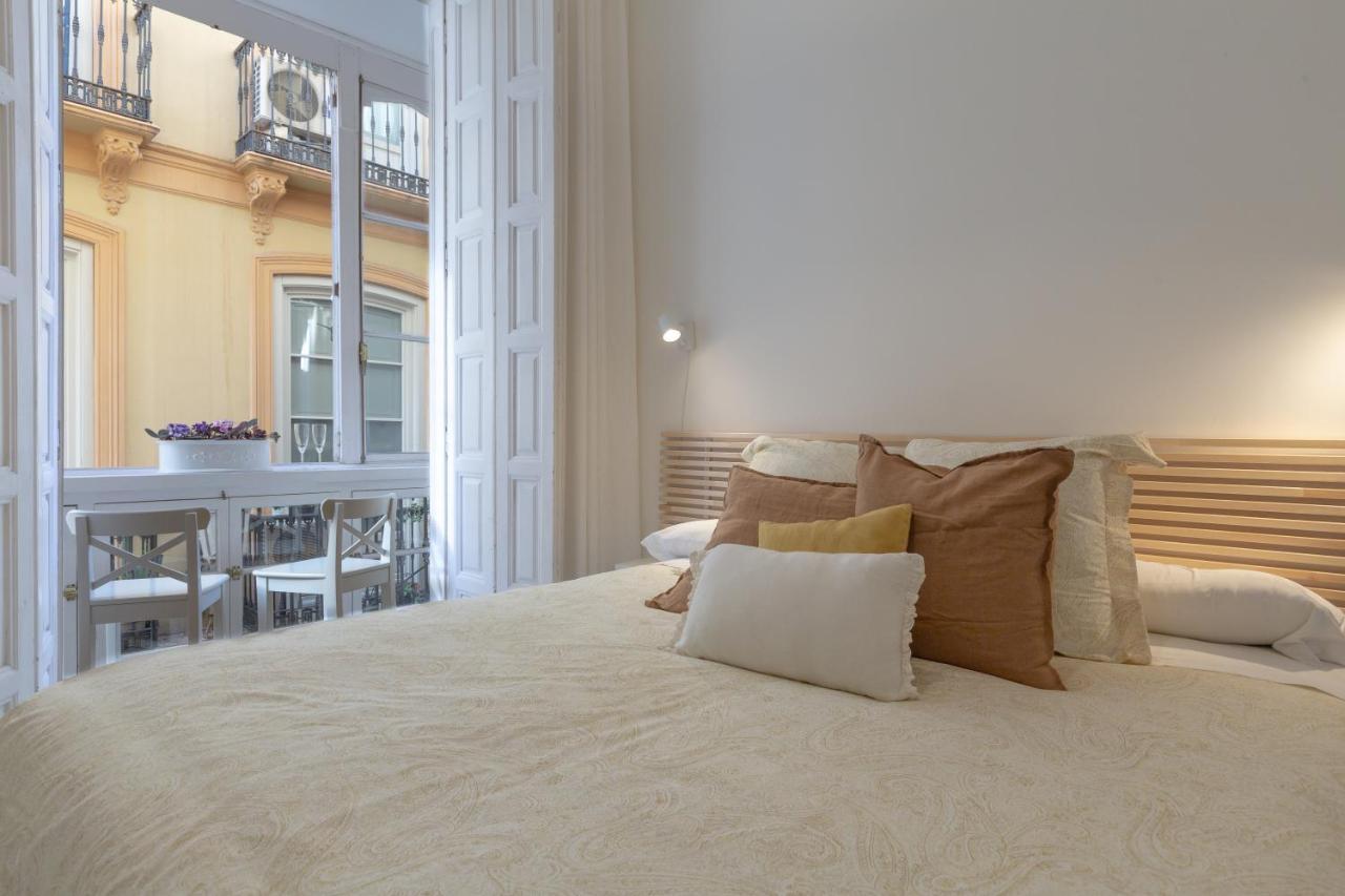 Puerta De Larios: Central Three-Bedroom Apartment With Balconies And Patio Málaga Dış mekan fotoğraf