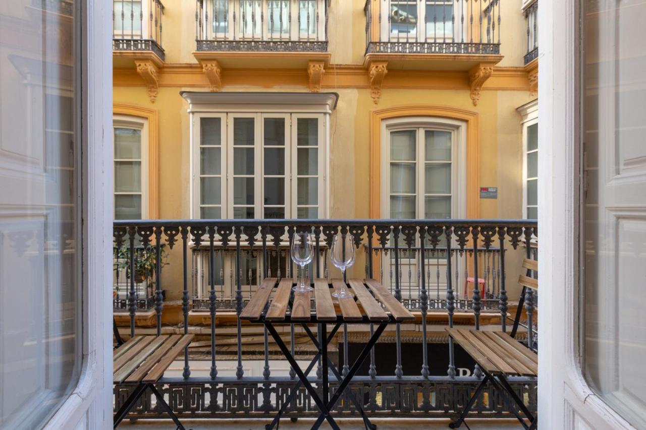 Puerta De Larios: Central Three-Bedroom Apartment With Balconies And Patio Málaga Dış mekan fotoğraf